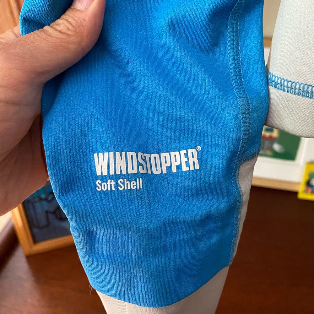 Mountain Hardwear wind stopper shell/jacket - Picture 6 of 15
